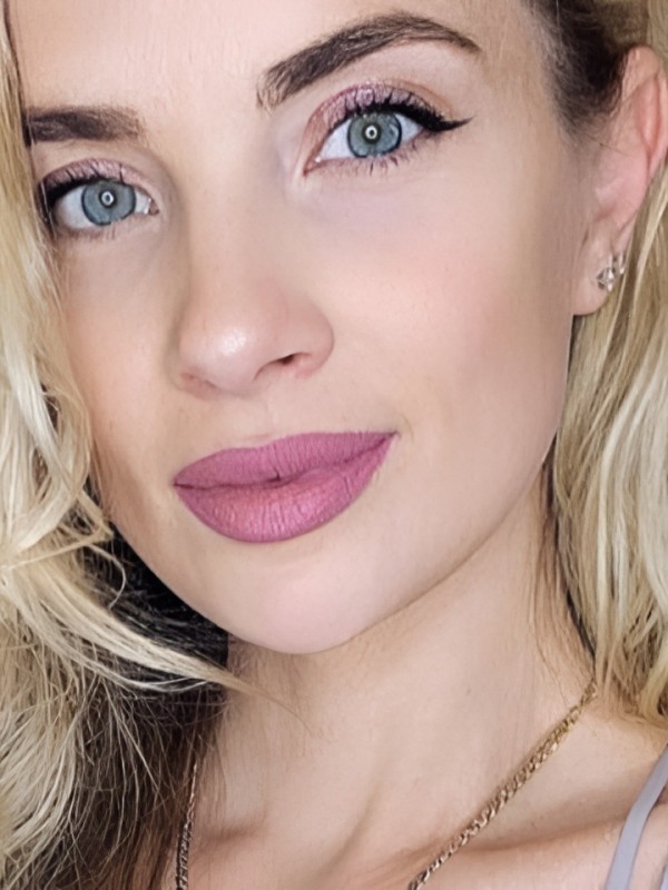 Ефросинья привлекательная девушка из Череповца цена от 2000 руб