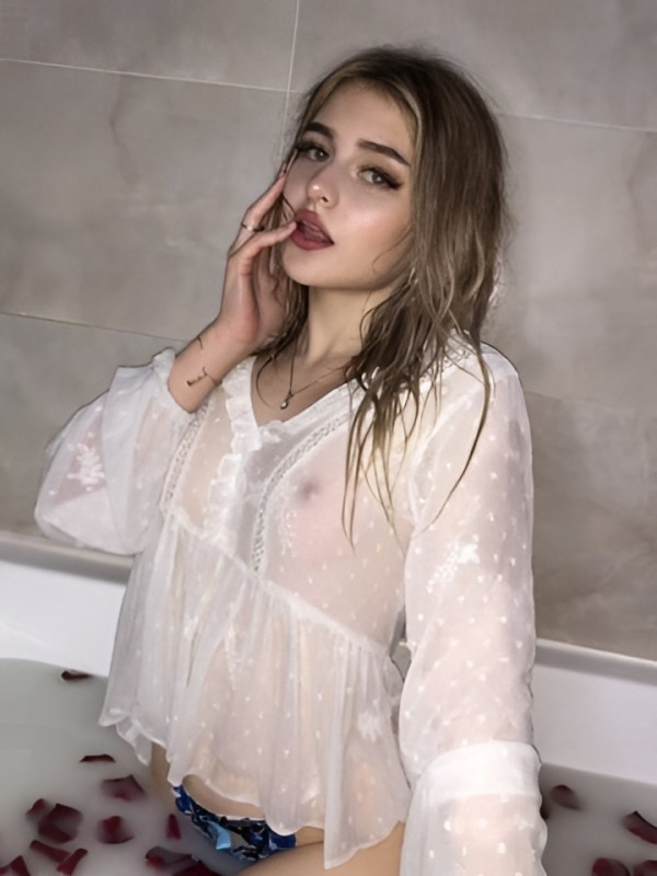 Рада привлекательная девушка из Череповца цена от 10000 руб