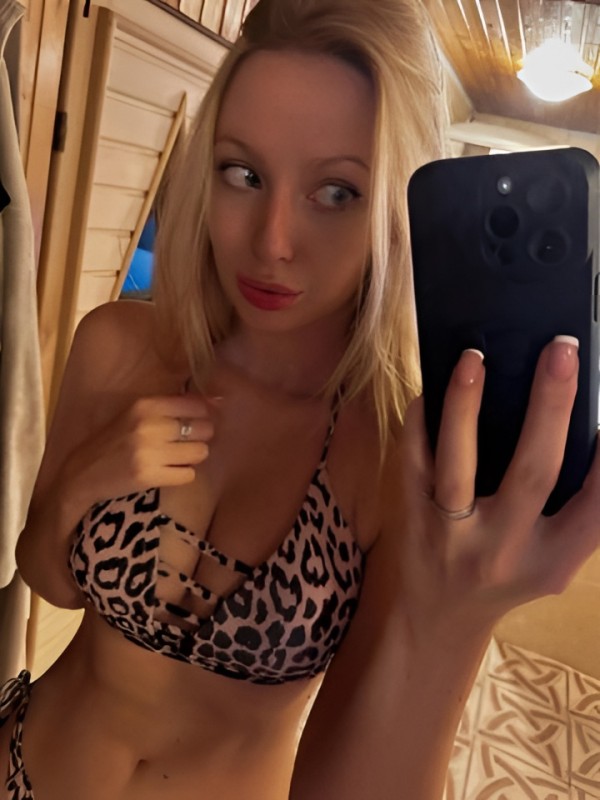 Рената привлекательная девушка из Череповца цена от 3000 руб