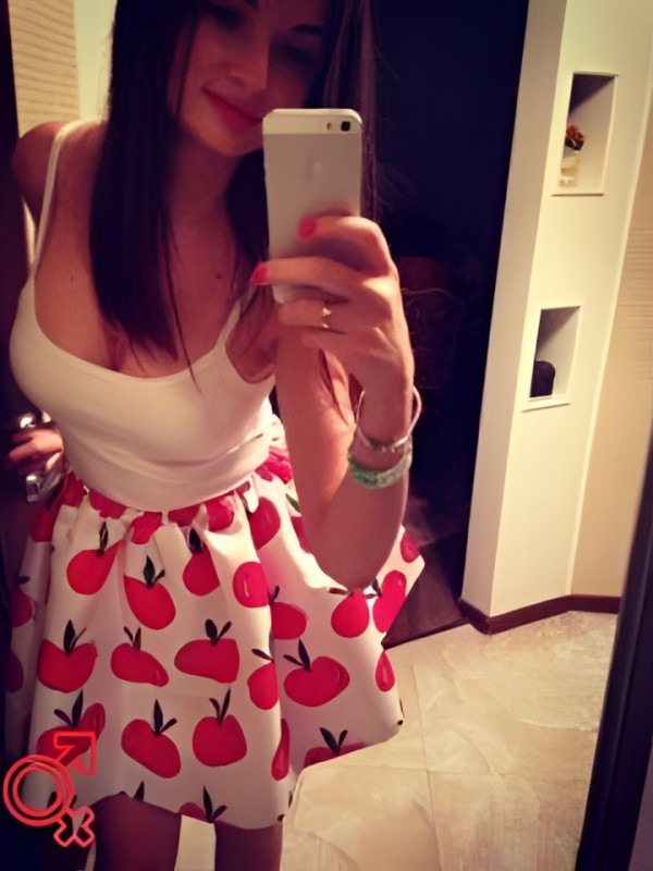 Ярослава привлекательная девушка из Череповца цена от 3000 руб