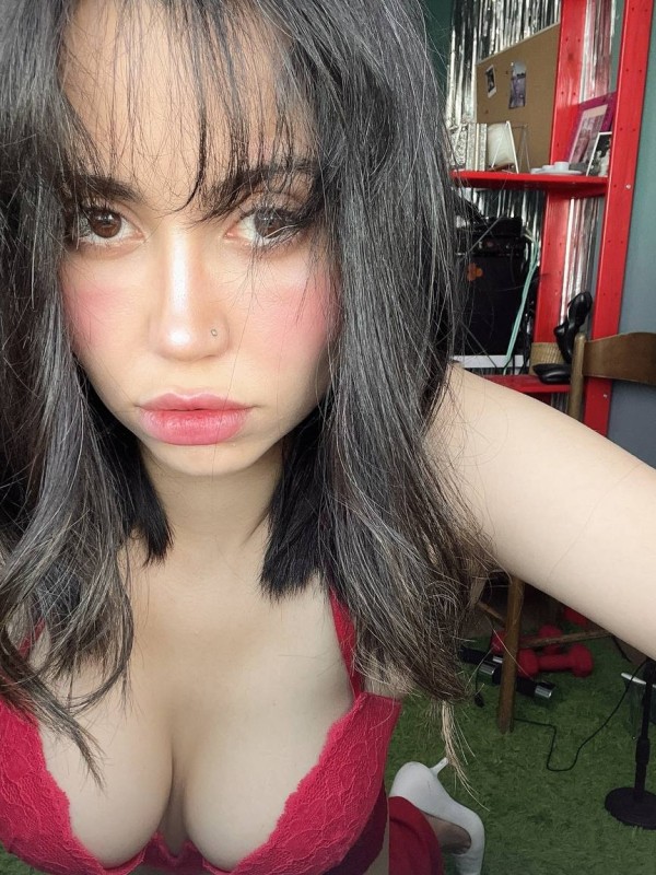 Изабелла привлекательная девушка из Череповца цена от 7000 руб