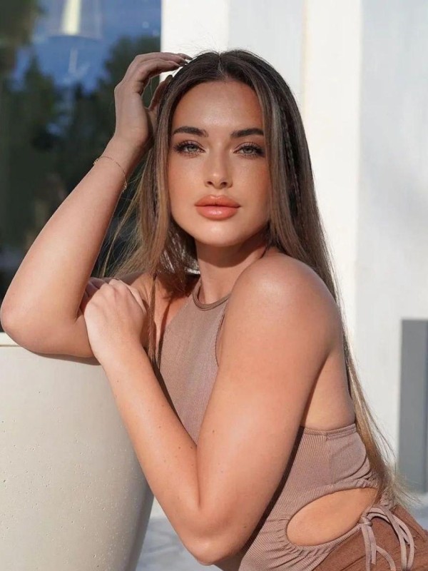 Алла привлекательная девушка из Череповца цена от 4000 руб